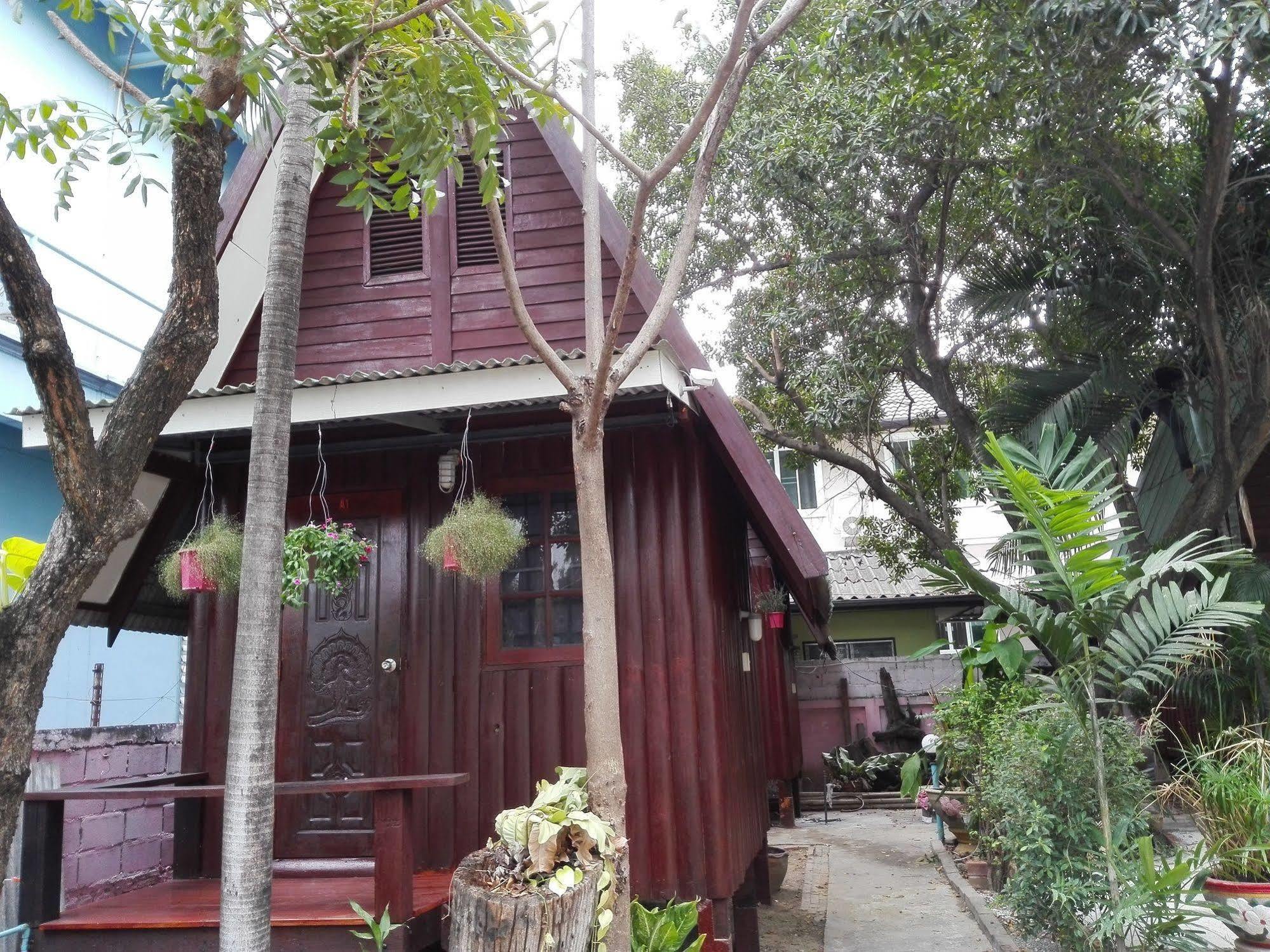 Bnr Resorts Bangkok Bagian luar foto